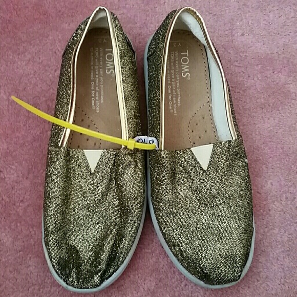 Toms youth gold sequin glitter flat shoes 3 - Picture 1 of 4